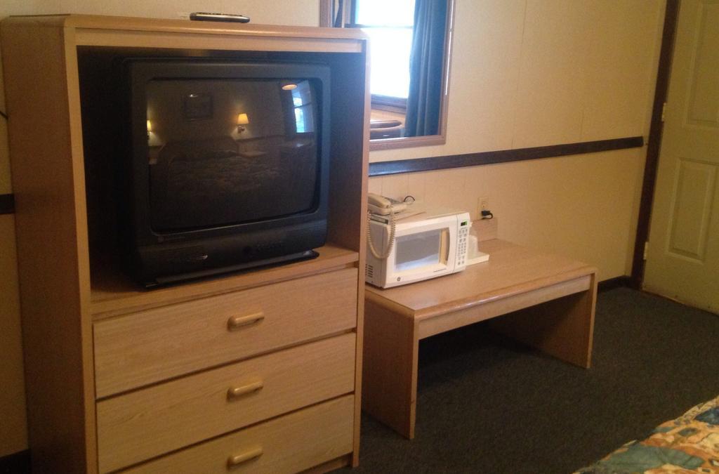 Twin Pine Motel Tipton Bilik gambar